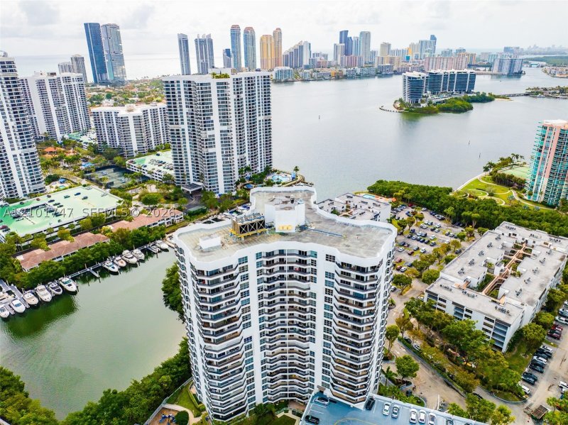 Comprar apartamento no Mystic Pointe 600 1905
