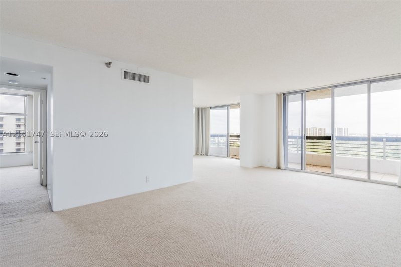 Comprar apartamento no Mystic Pointe 600 1905