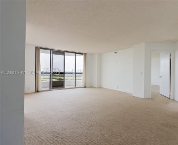 Comprar apartamento no Mystic Pointe 600 1905