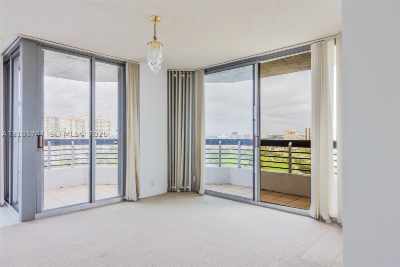 Comprar apartamento no Mystic Pointe 600 1905