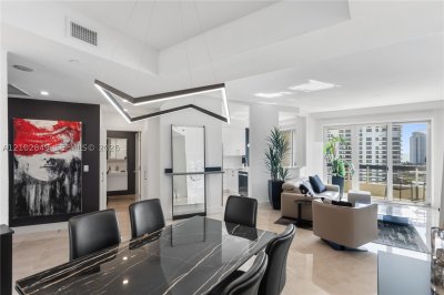 Comprar apartamento no Mystic Pointe 300 PH-16