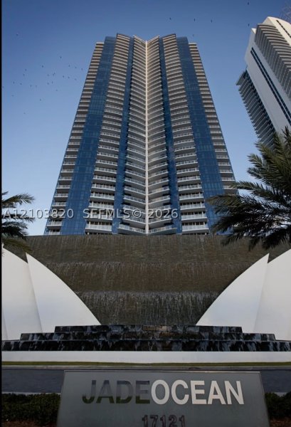 Alquiler de apartamento en Jade Ocean 1608
