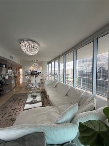 Alquiler de apartamento en Jade Ocean 1608