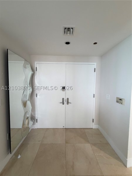 Alquiler de apartamento en Jade Ocean 1608