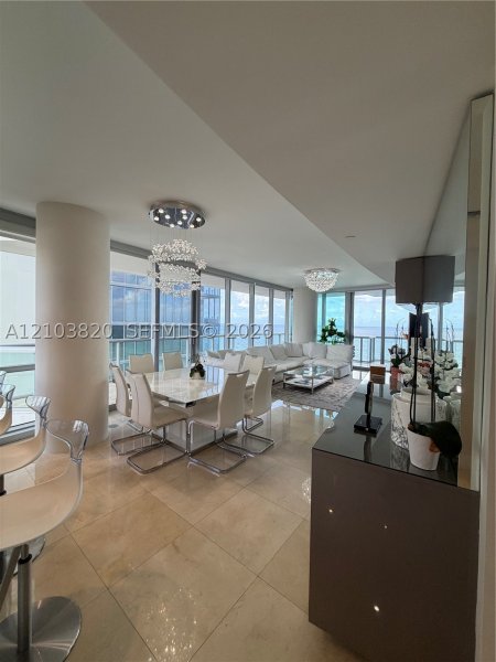 Alquiler de apartamento en Jade Ocean 1608