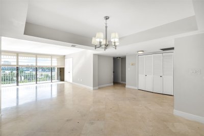 Comprar apartamento en Grove Isles Tower II B606