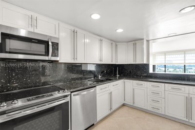 Comprar apartamento en Grove Isles Tower II B606