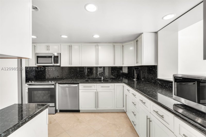 Comprar apartamento en Grove Isles Tower II B606