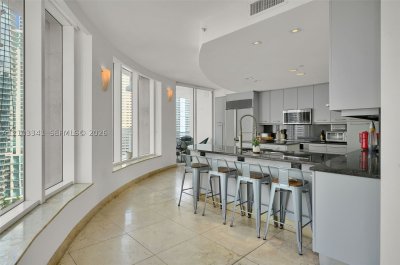 Comprar apartamento no Carbonell 2204
