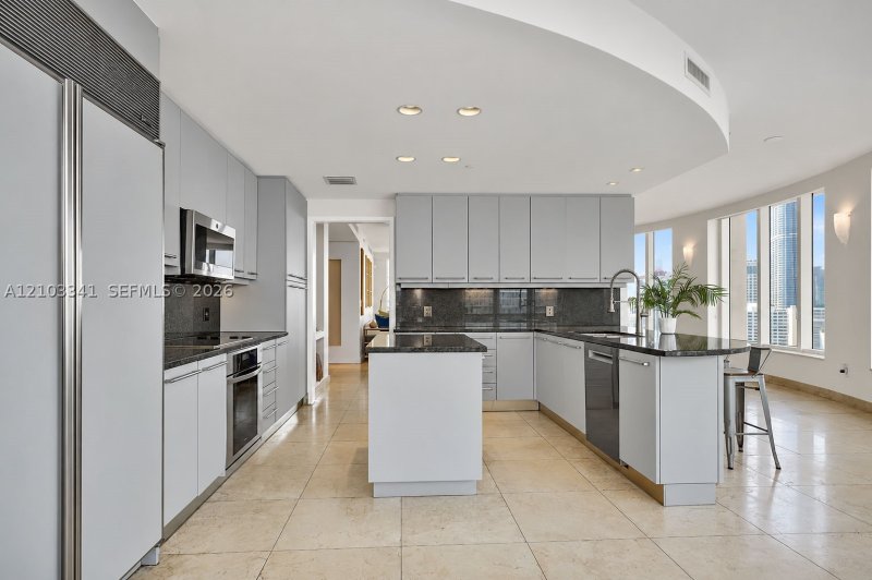 Comprar apartamento no Carbonell 2204