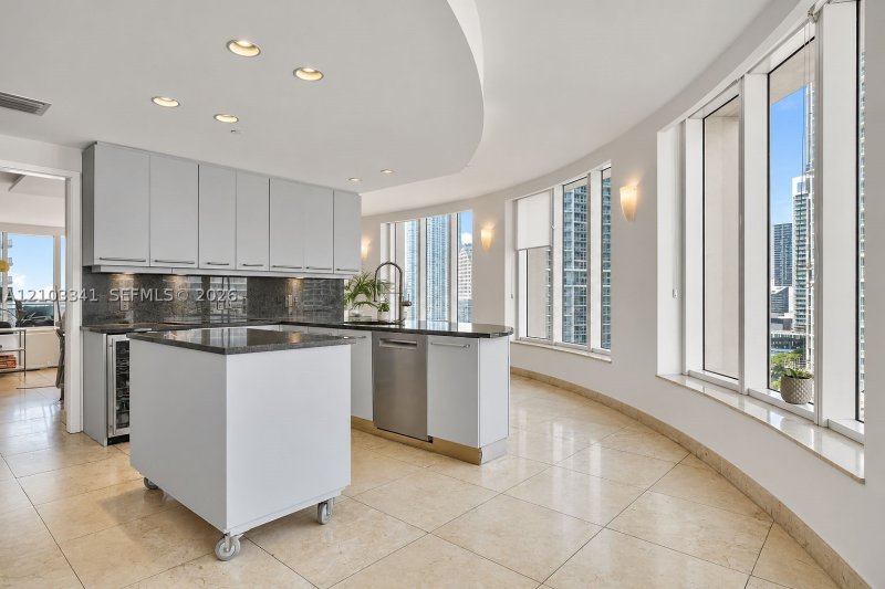Comprar apartamento no Carbonell 2204