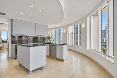 Comprar apartamento no Carbonell 2204