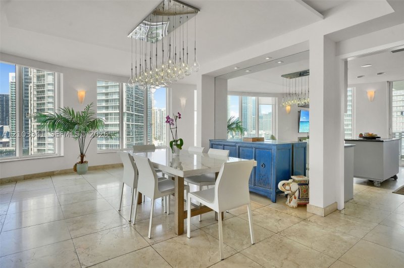 Comprar apartamento no Carbonell 2204
