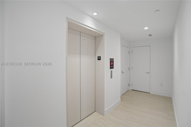 Condo for sale at One Park Tower by Turnberry 1505