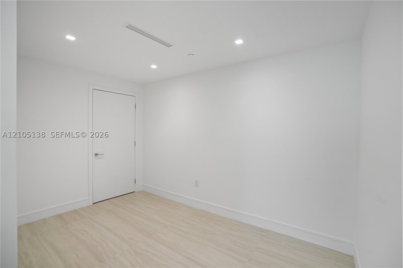 Condo for sale at One Park Tower by Turnberry 1505