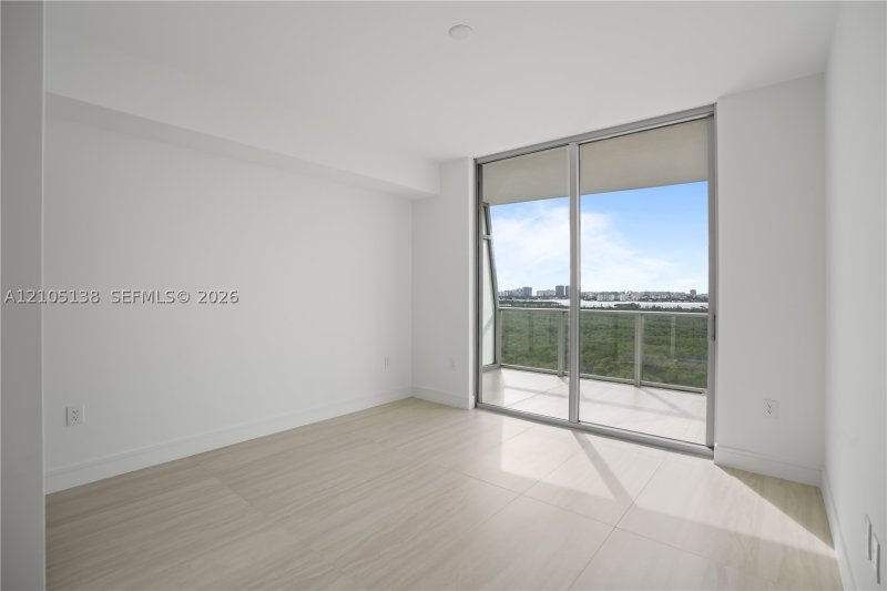 Condo for sale at One Park Tower by Turnberry 1505