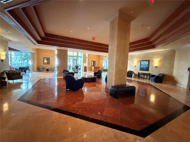 Condo for sale at 360 Condominium West 925