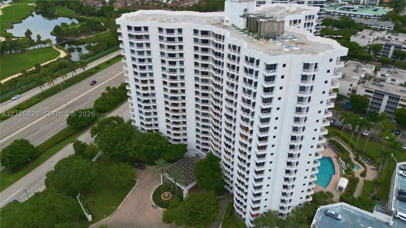 Condo for sale at Parc Central East 1101
