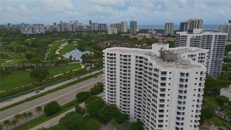 Condo for sale at Parc Central East 1101