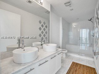 Condo for sale at Marina Blue 811