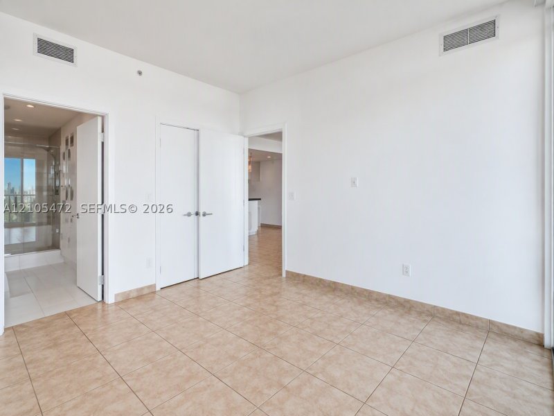 Condo for sale at Marina Blue 811