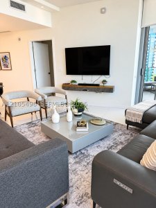Aluguel de apartamento no Paramount Miami WorldCenter 2309