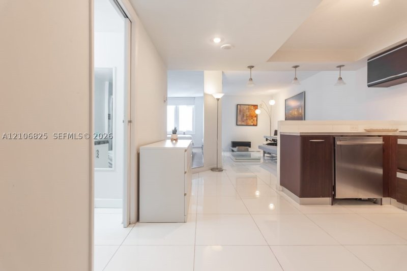 Condo for sale at Roney Palace 1023