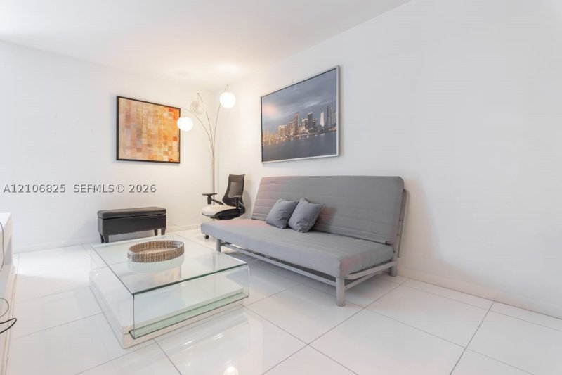 Condo for sale at Roney Palace 1023