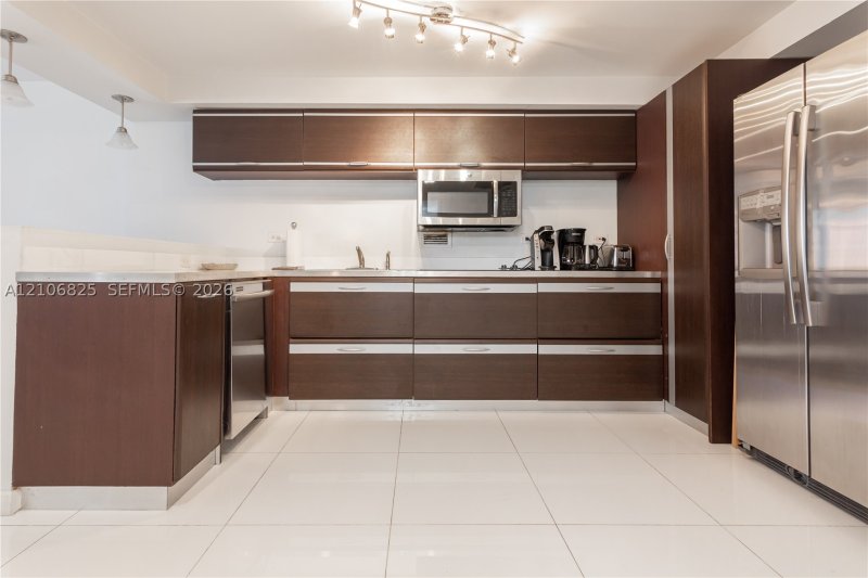 Condo for sale at Roney Palace 1023