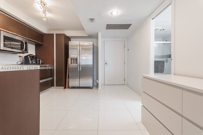 Condo for sale at Roney Palace 1023