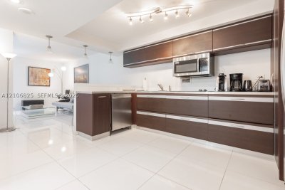 Comprar apartamento no Roney Palace 1023