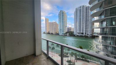 Comprar apartamento en Aston Martin Residences L-808