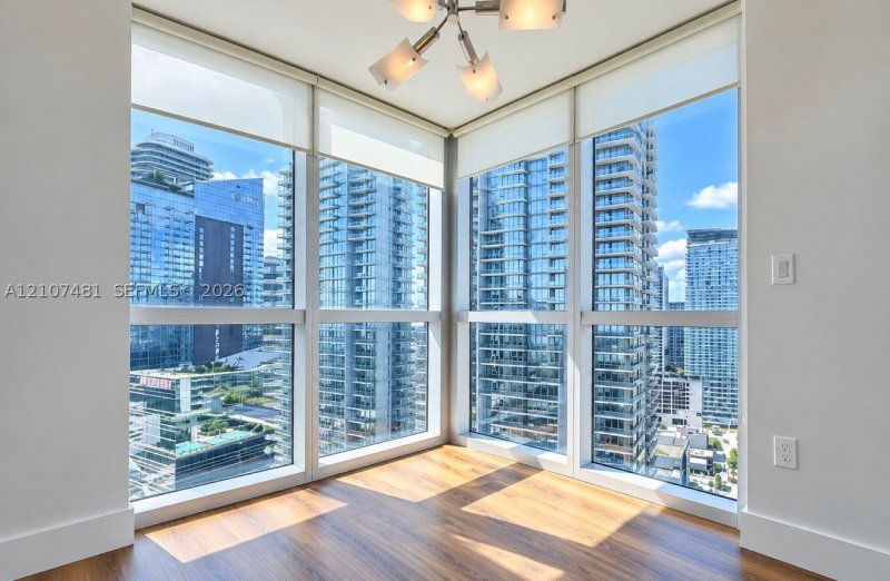 Comprar apartamento no 500 Brickell West Tower 2802