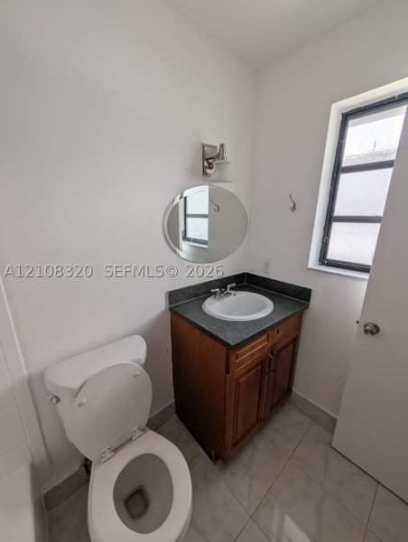 Apartment for rent at 235 Antilla 4