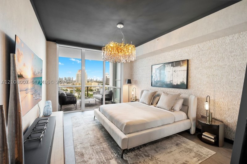 Condo for sale at Continuum II North 1805