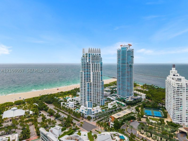 Condo for sale at Continuum II North 1805