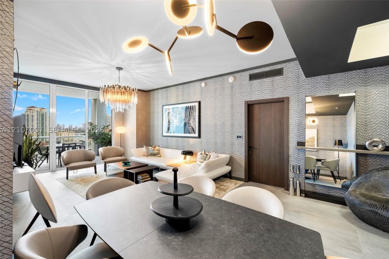 Condo for sale at Continuum II North 1805
