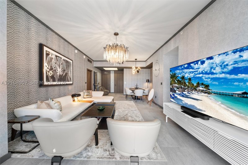 Condo for sale at Continuum II North 1805