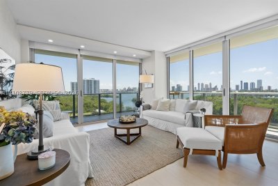 The Harbour Apt #807