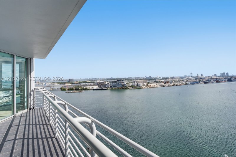 Apartment for rent at One Miami West Tower 2512