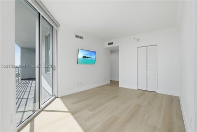 Aluguel de apartamento no One Miami West Tower 2512
