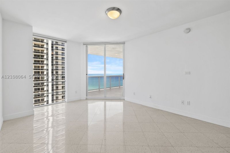 Alquiler de apartamento en Green Diamond Condo 2408