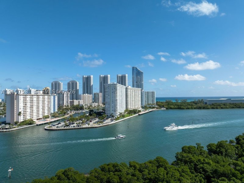 Condo for sale at Arlen House 1520