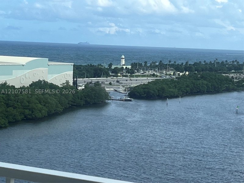 Condo for sale at Arlen House 1520