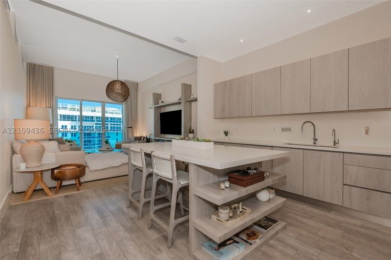 Comprar apartamento no Roney Palace 1615