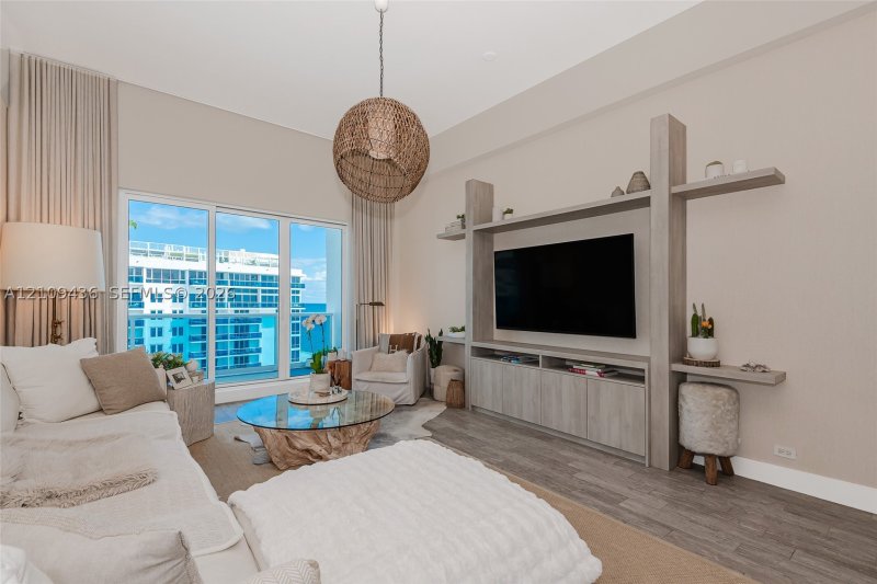 Comprar apartamento no Roney Palace 1615