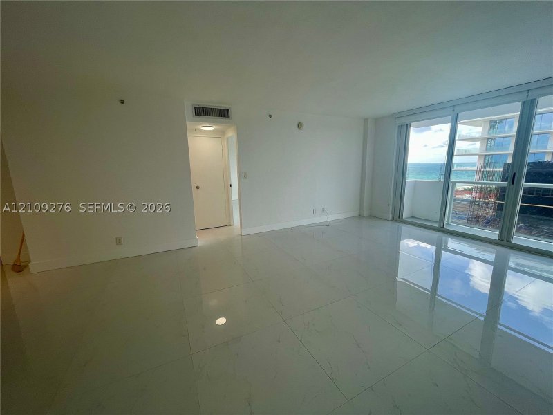 Aluguel de apartamento no Carlisle On The Ocean 1004