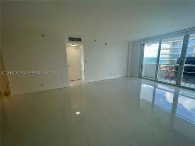 Aluguel de apartamento no Carlisle On The Ocean 1004