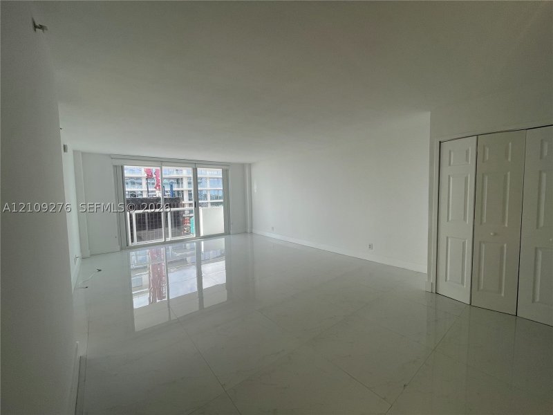 Aluguel de apartamento no Carlisle On The Ocean 1004