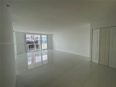 Aluguel de apartamento no Carlisle On The Ocean 1004